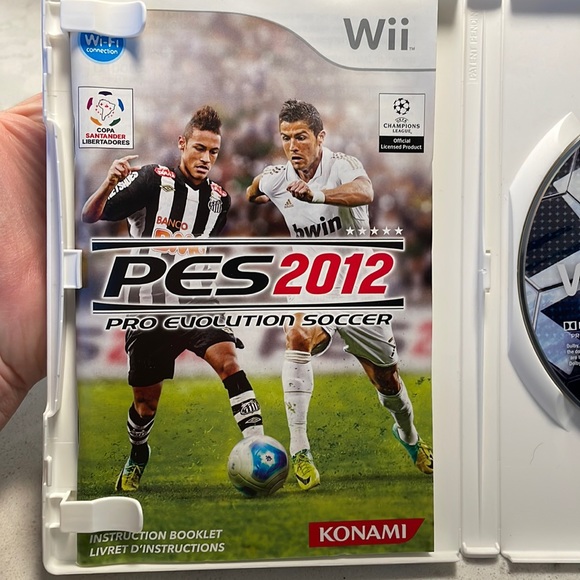 Wii PES 2012 soccer video game - Picture 2 of 4